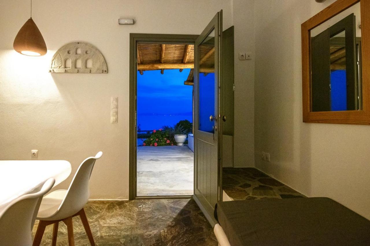 Big Blue Suites & Apartments Киониа Екстериор снимка