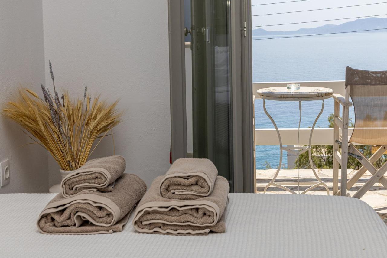 Big Blue Suites & Apartments Киониа Екстериор снимка