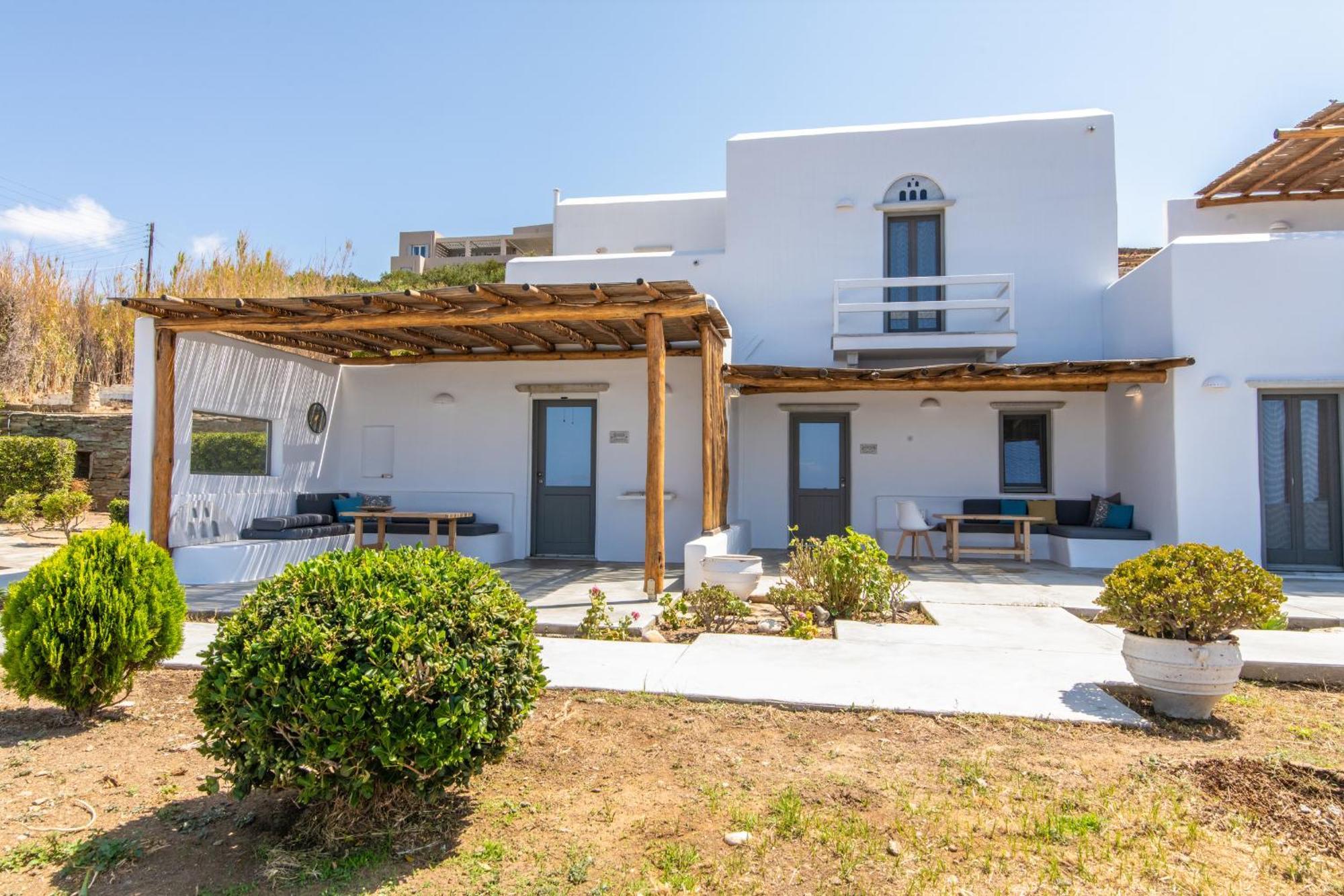 Big Blue Suites & Apartments Киониа Екстериор снимка