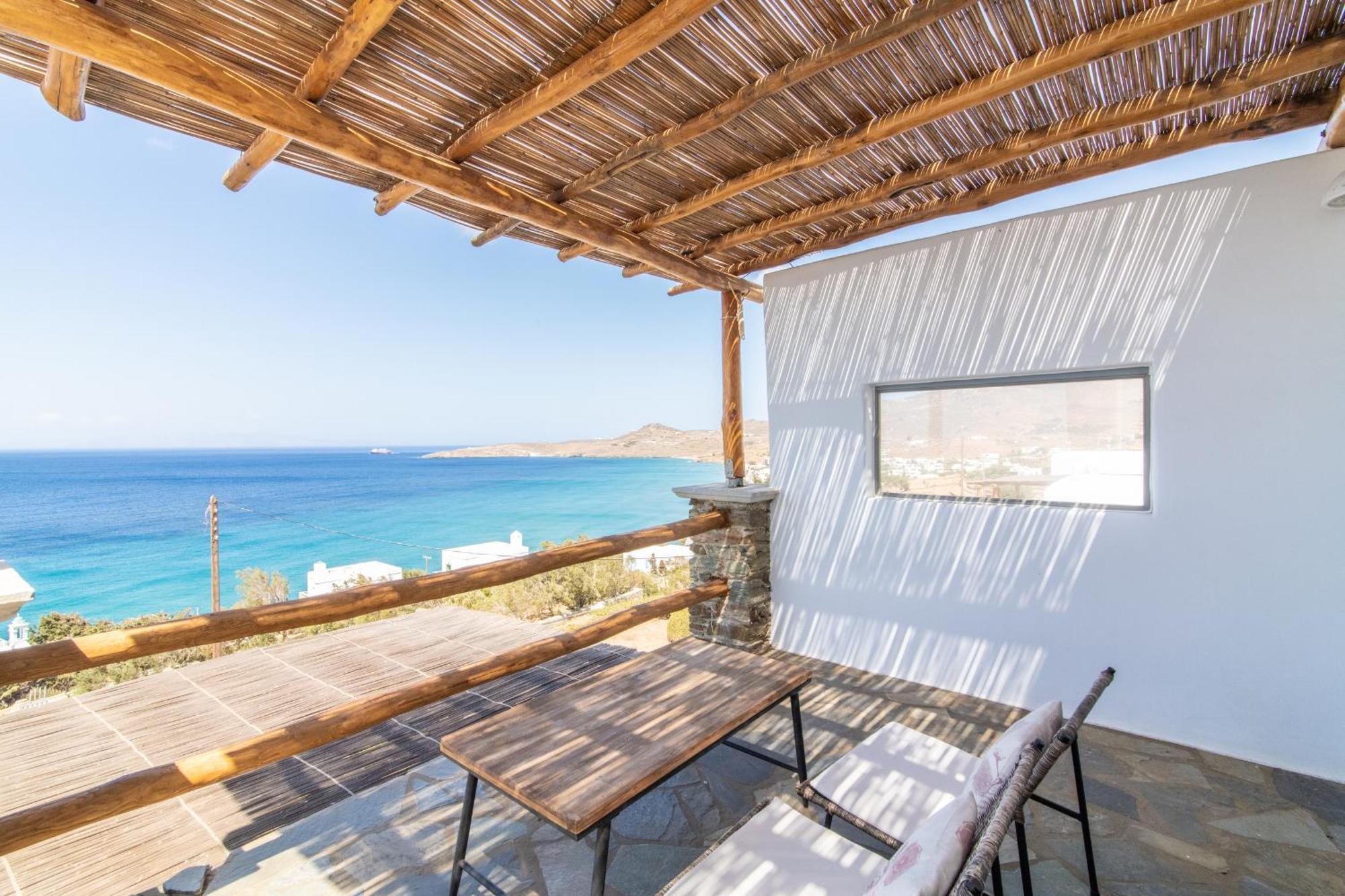 Big Blue Suites & Apartments Киониа Екстериор снимка
