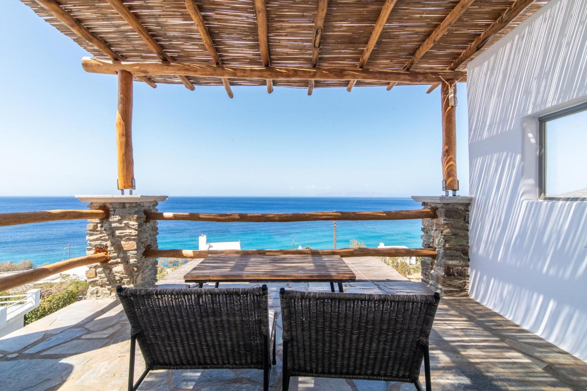 Big Blue Suites & Apartments Киониа Екстериор снимка
