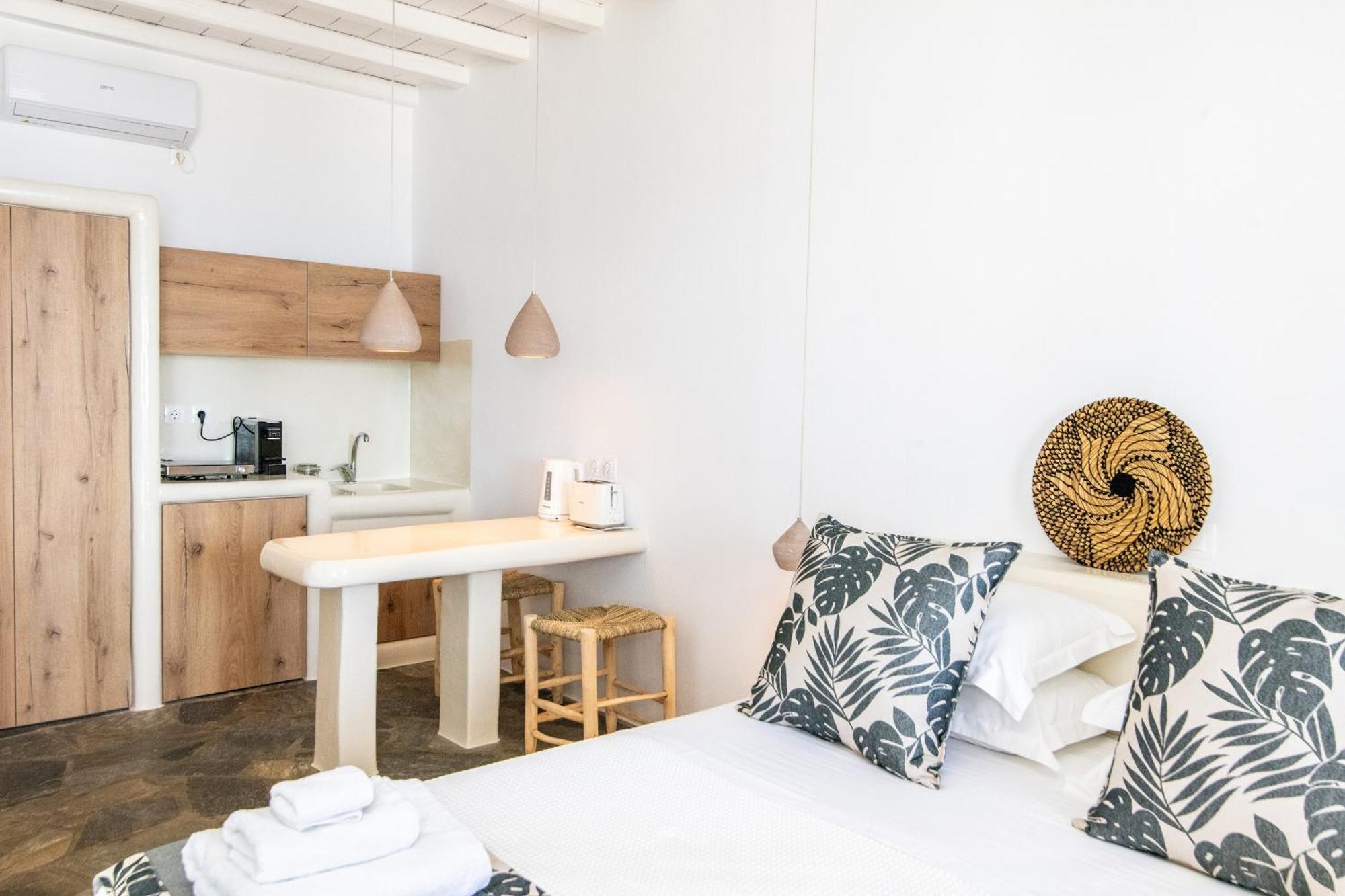 Big Blue Suites & Apartments Киониа Екстериор снимка